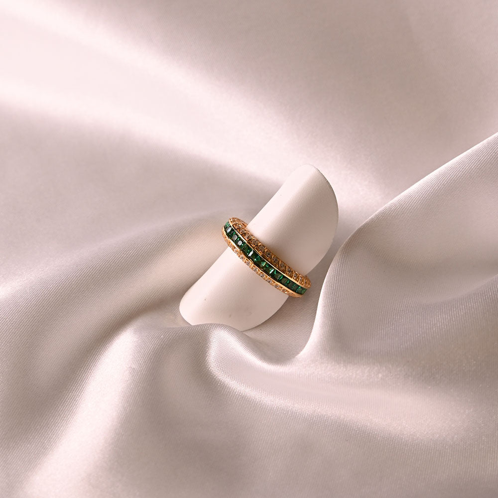 Anello in Argento dorato con zirconi bianchi e verdi
