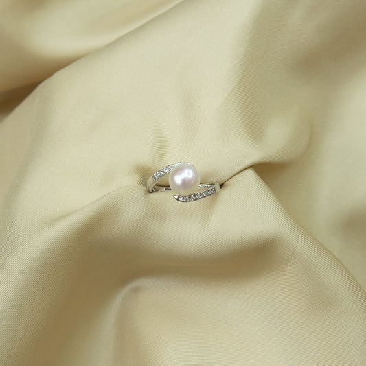 Anello perla akcoya in oro bianco e diamanti