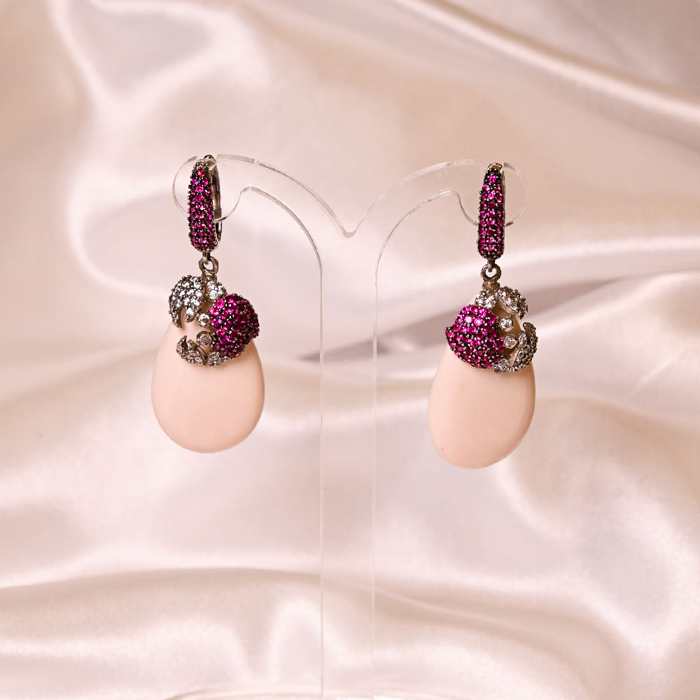 Orecchini in Argento con granchio e boccole in argento e pasta di corallo rosa e zirconi viola e bianchi