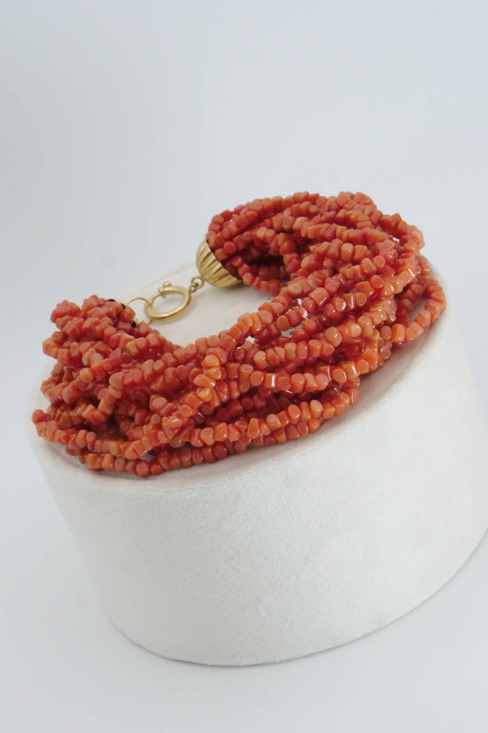 Bracciale di corallo naturale sciacca e chiusura in oro