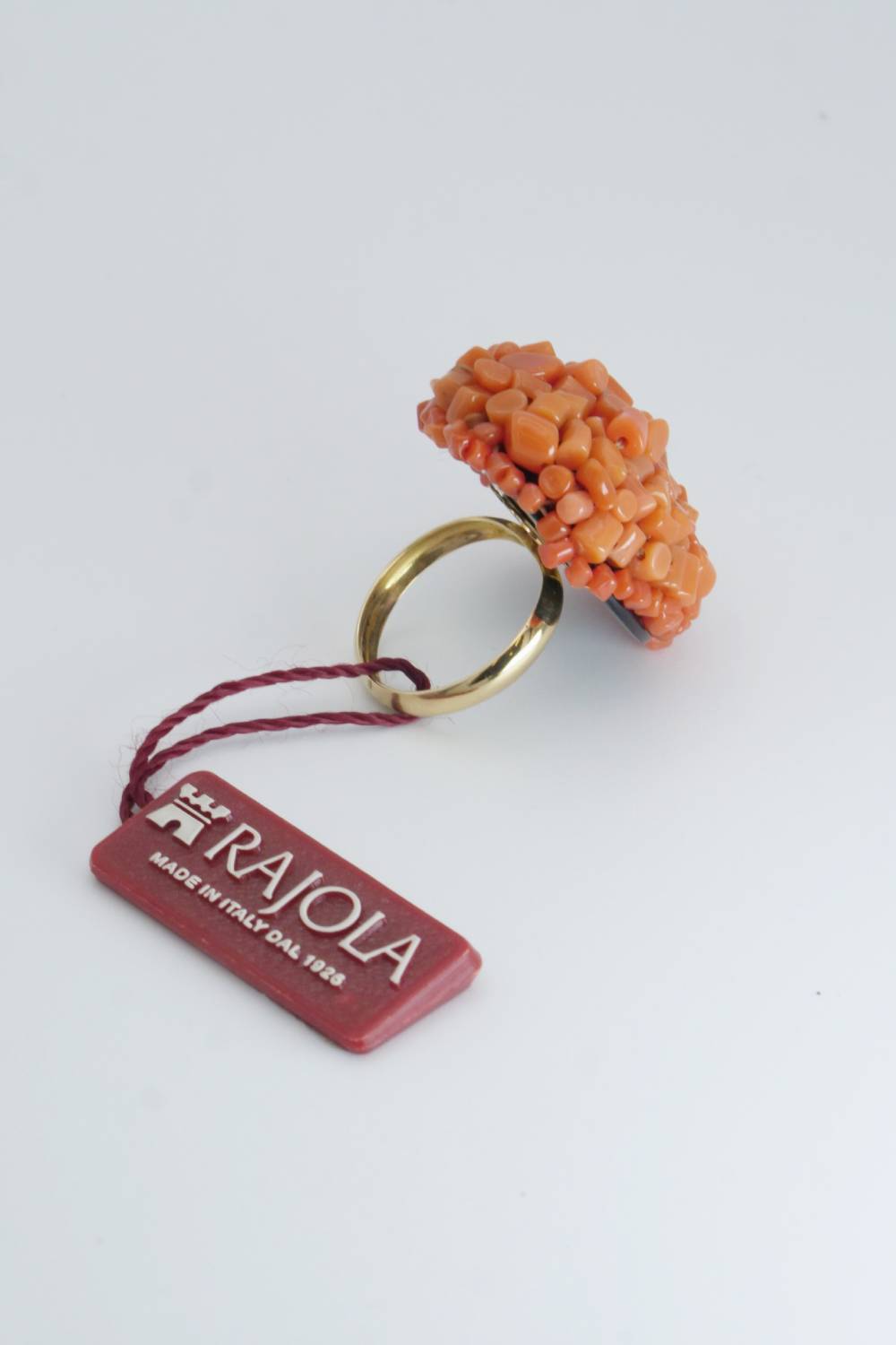 Anello Rajola in oro con corallo di Sciacca